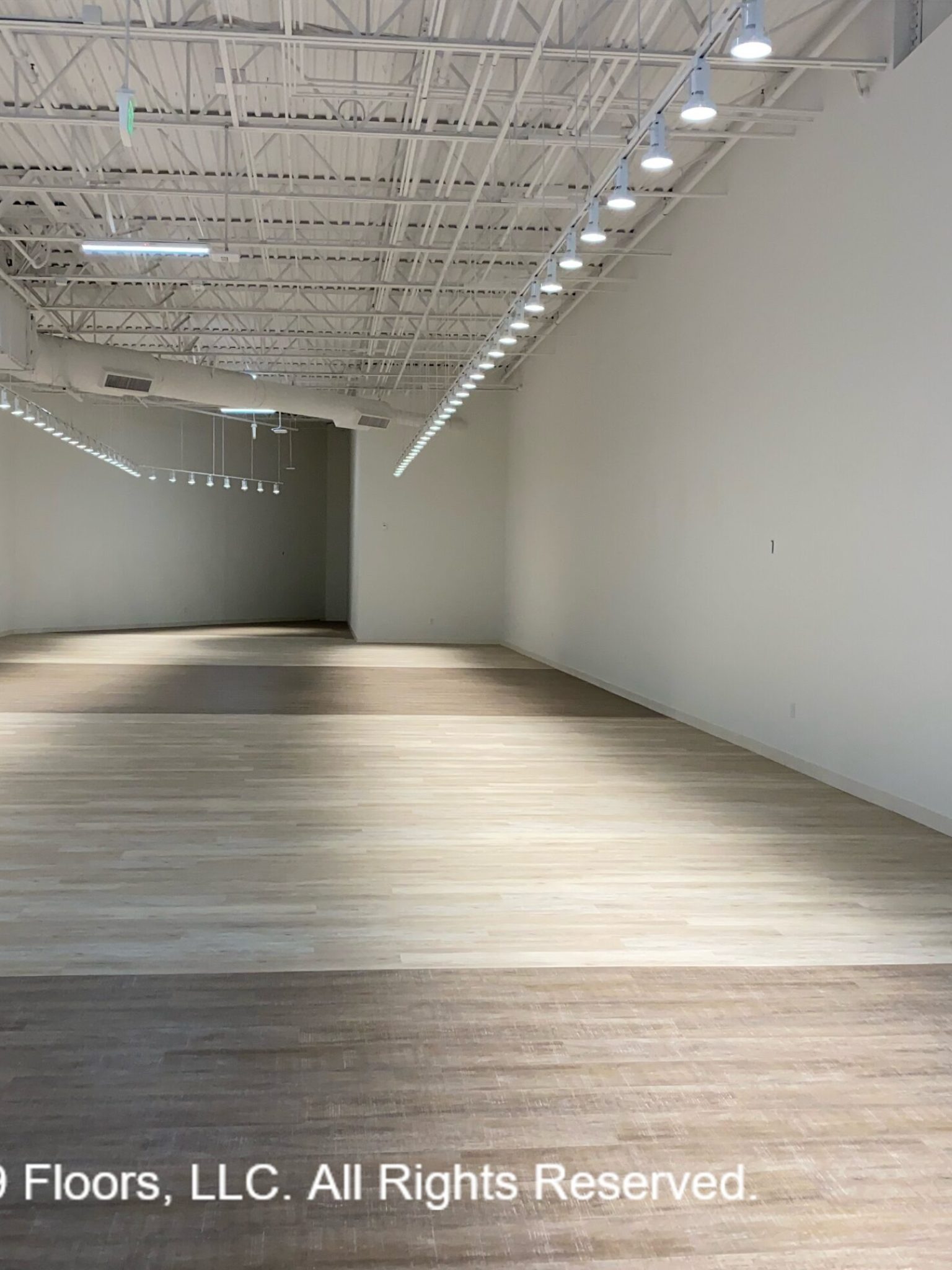 custome dark light design flooring wide shot picture frame (7)